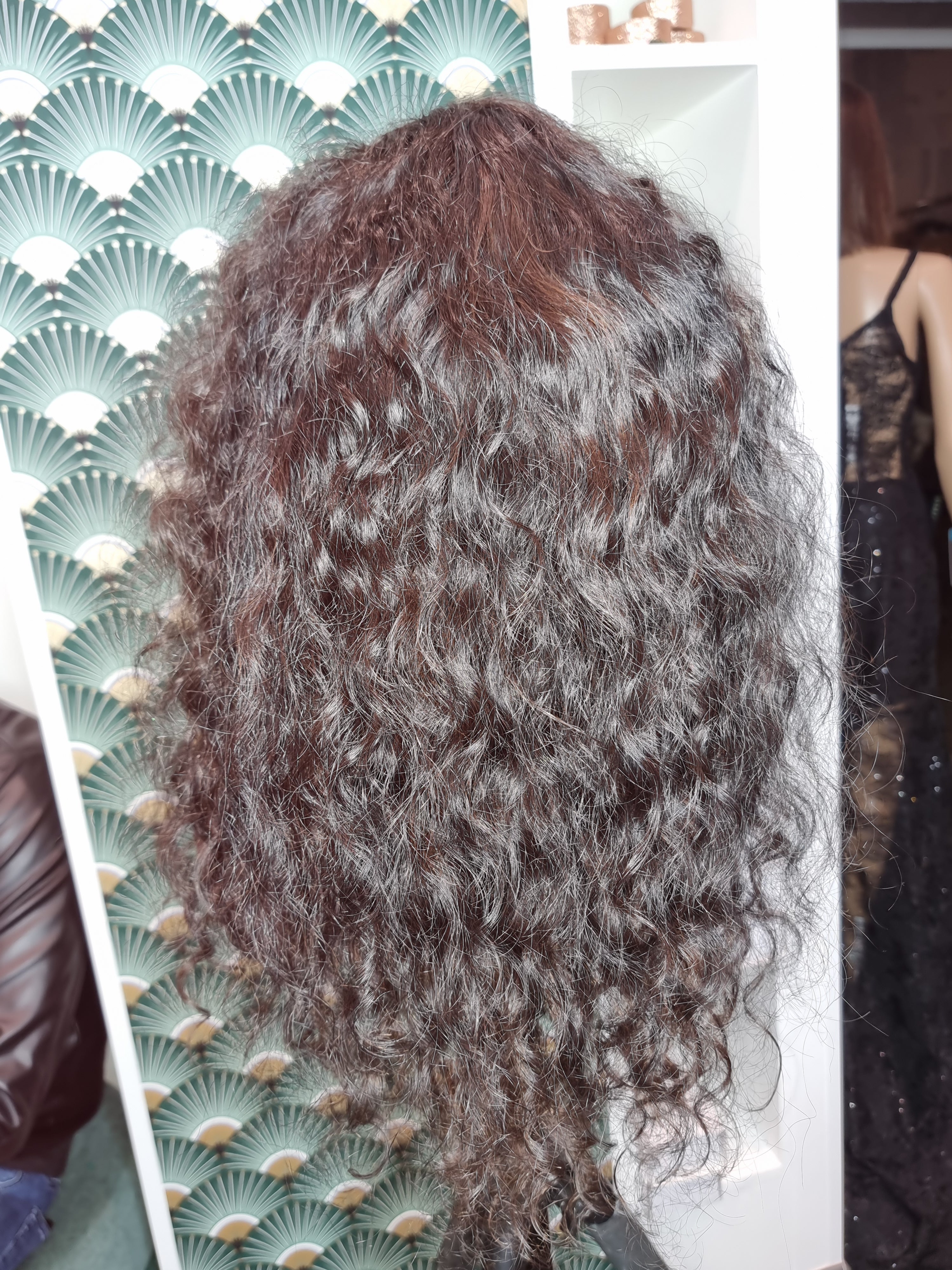 Curly wig 22"